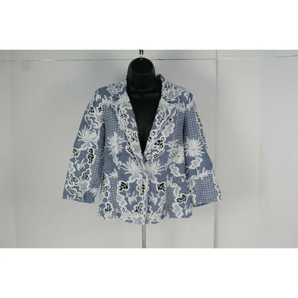 ladies Chico's lightweight jacket size 0